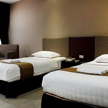 New Grand Park Hotel Surabaja Exteriér fotografie