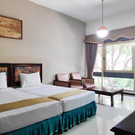 New Grand Park Hotel Surabaja Exteriér fotografie