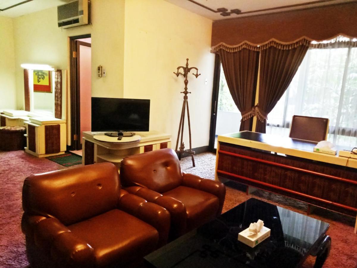 New Grand Park Hotel Surabaja Exteriér fotografie